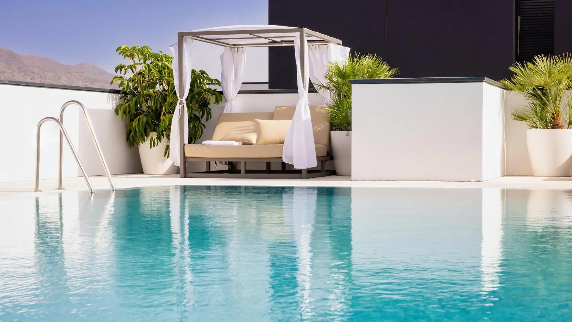 Modern 2 Bed Apartment 23 Floor Urban Sky Malaga