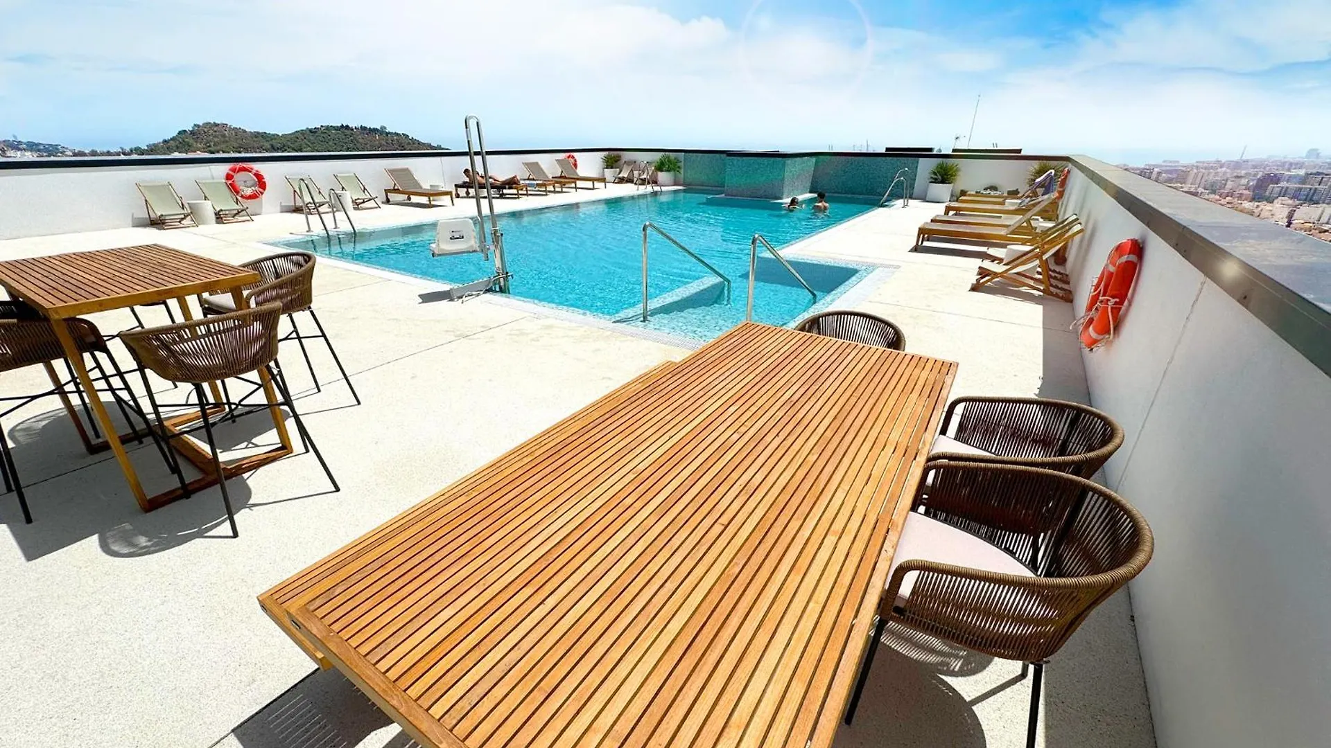 Modern 2 Bed Apartment 23 Floor Urban Sky Malaga
